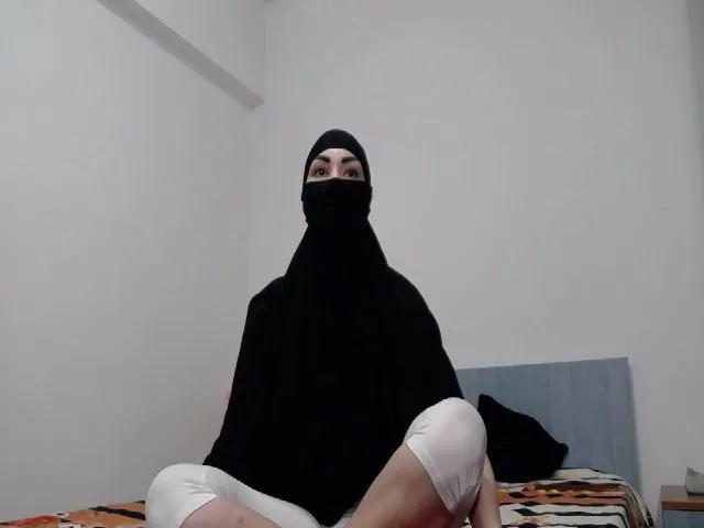 Live sex webcam photo for ElyshaArabian #258978989