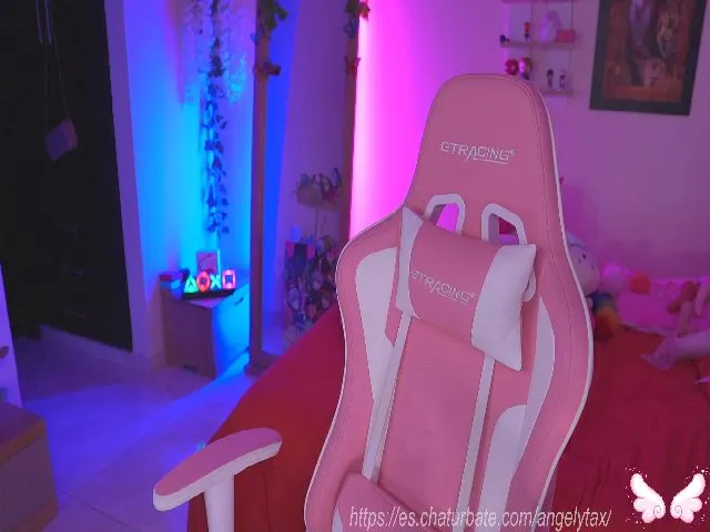 Live sex webcam photo for Angelytaxx #263378895