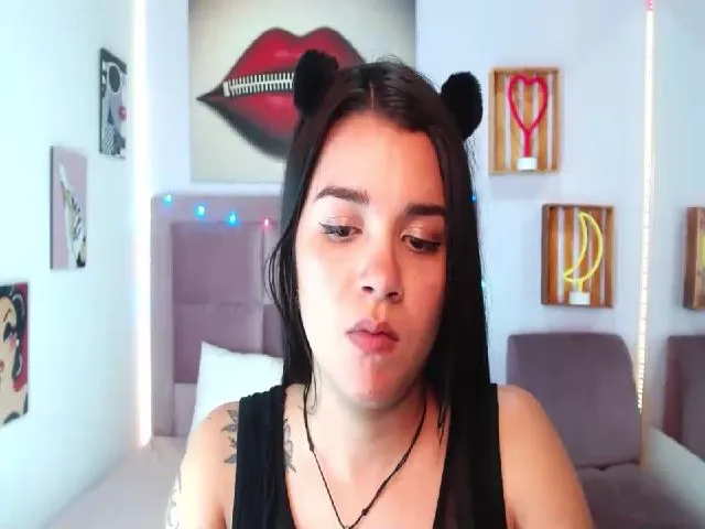 Live sex webcam photo for Graicy_Reyes #255669138