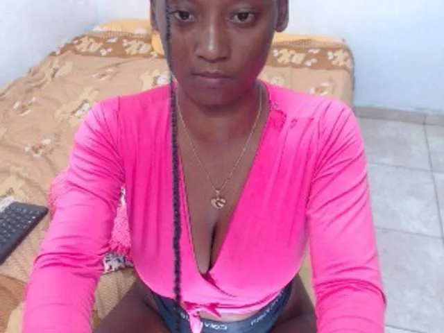 Live sex webcam photo for AndreaTuve #241092049