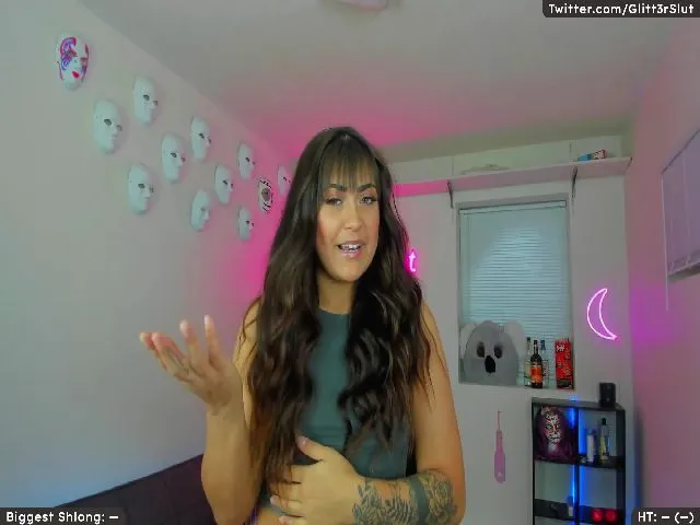 Live sex webcam photo for Glitt3rSlut #265186933