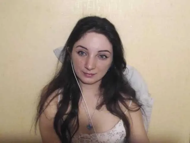 Live sex webcam photo for Camillla13 #240904569