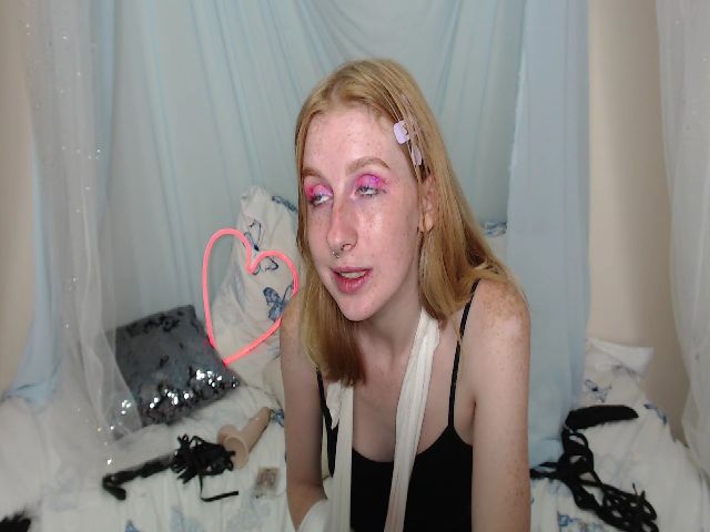 Live sex webcam photo for ImFoxx #258587412
