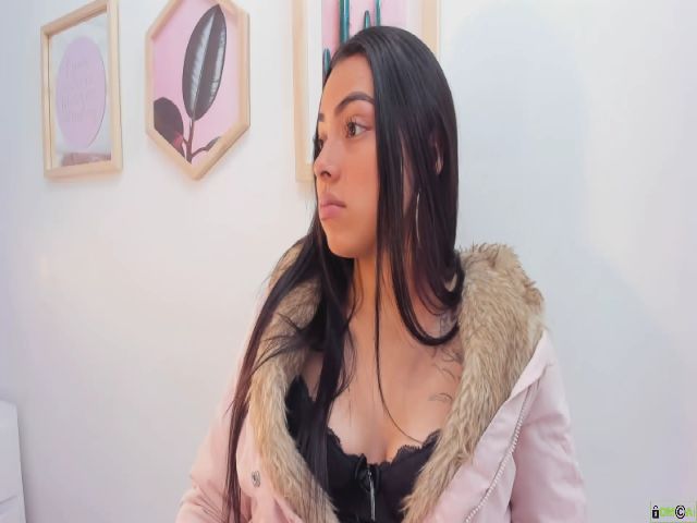 Live sex webcam photo for Kendry_ #254593517