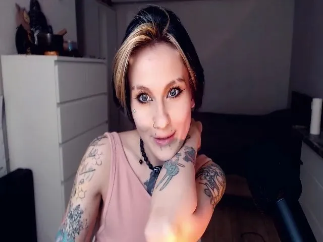 Live sex webcam photo for Hella_Hell #264282733