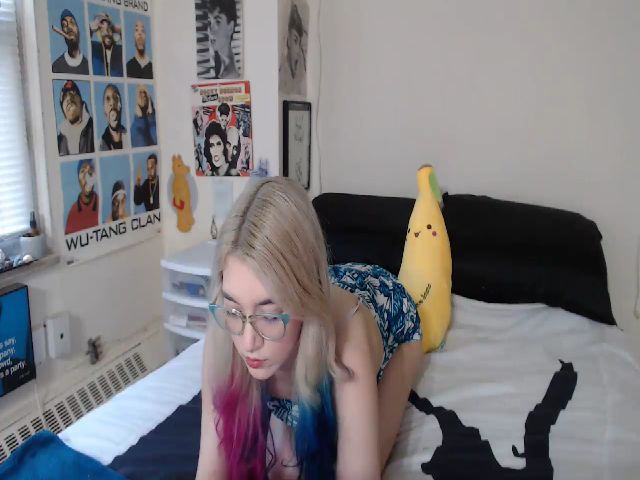 Live sex webcam photo for AnnaTame #259597625
