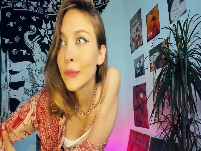 Live sex webcam photo for Aliceum #261300558