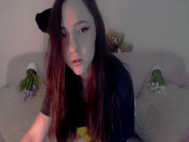 Live sex webcam photo for Meowny #264578263