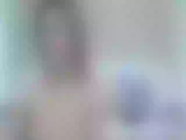 Live sex webcam photo for JulieDalton #254403035