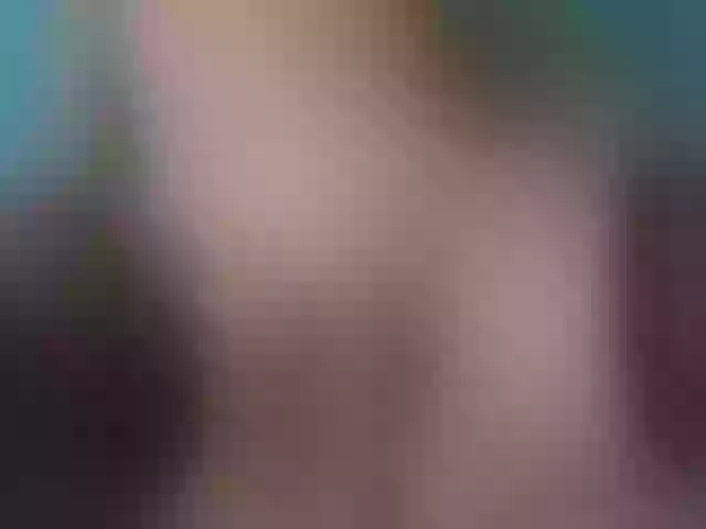 Live sex webcam photo for KianaAnna7 #262215443