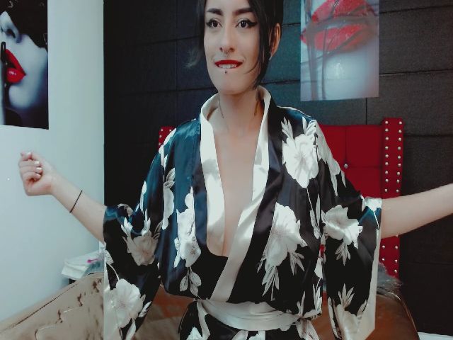 Live sex webcam photo for Violetdarkk #253970548