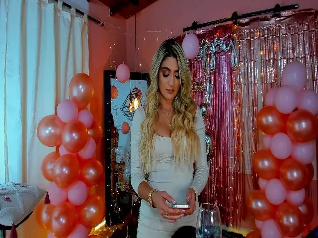 Live sex webcam photo for IsabelaBrown #256133831