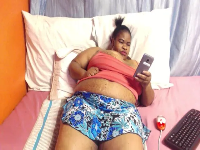 Live sex webcam photo for Sweetnozie #254465555