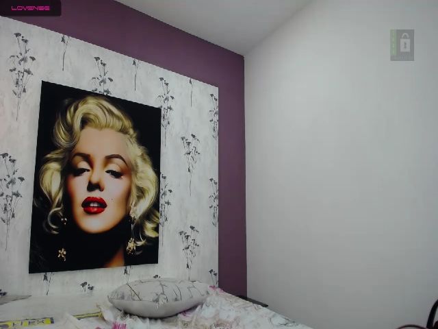 Live sex webcam photo for Alenaa_1 #265043100