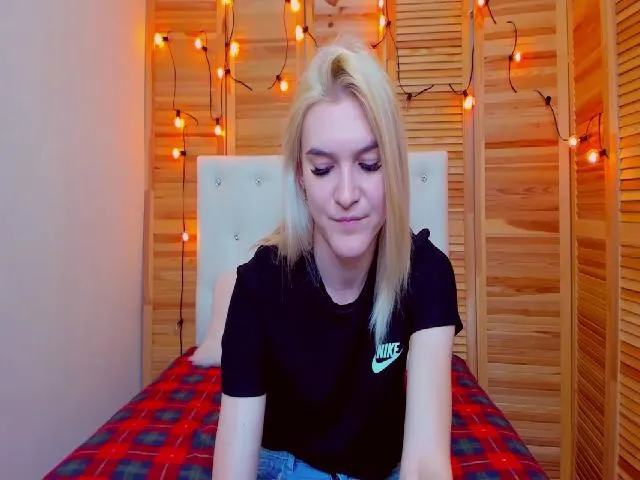Live sex webcam photo for MarliTes #255808795