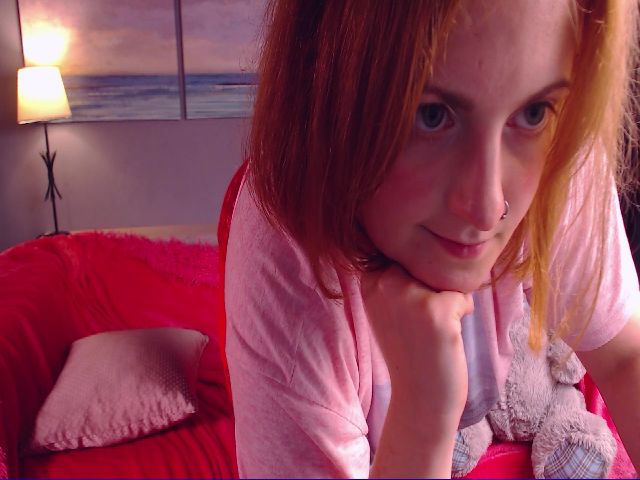 Live sex webcam photo for AliceCutePerv #261342566