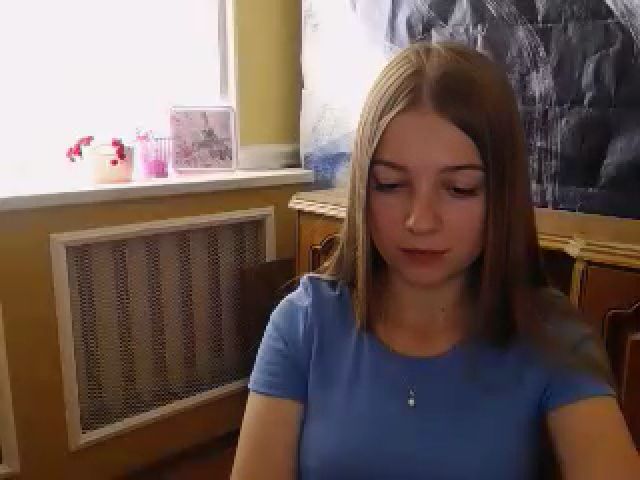 Live sex webcam photo for EmiStern #261250690