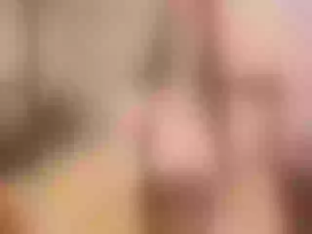 Live sex webcam photo for ErikaGold #253079475