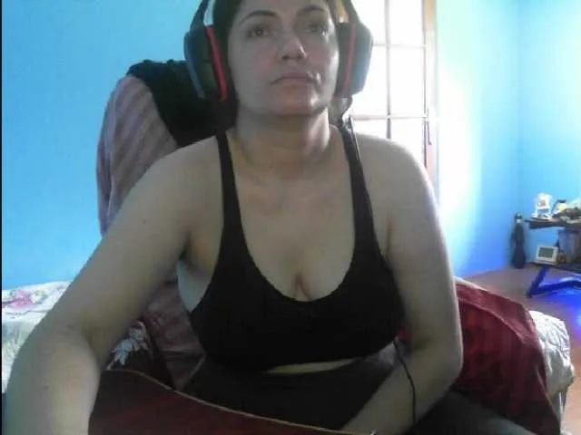 Live sex webcam photo for YourDesire36 #264257116