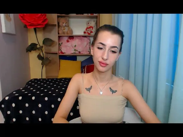 Live sex webcam photo for BruttieHot__ #255052488