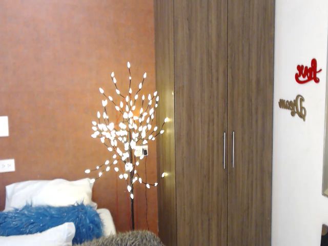 Live sex webcam photo for Forevermanu #265566883