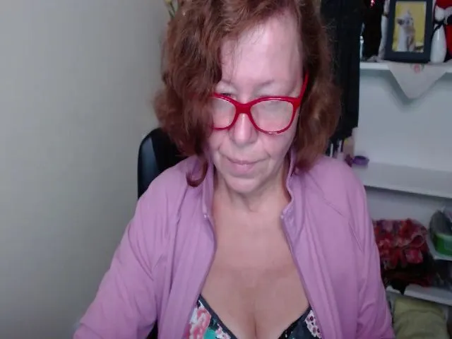 Live sex webcam photo for Adele_69 #263524322