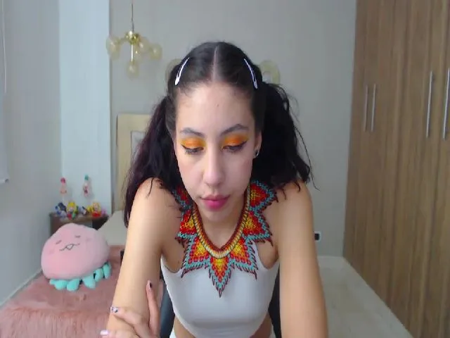 Live sex webcam photo for Emily_evans18 #256175389