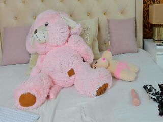 Live sex webcam photo for EmmaGonzale #251832611