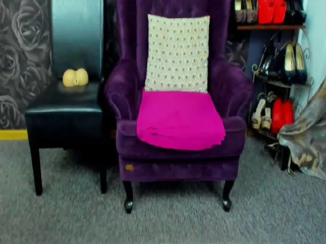 Live sex webcam photo for AlphaWoman #264081556