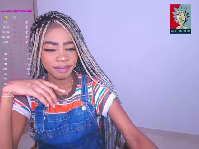 Live sex webcam photo for Aria_brown_ #252274793