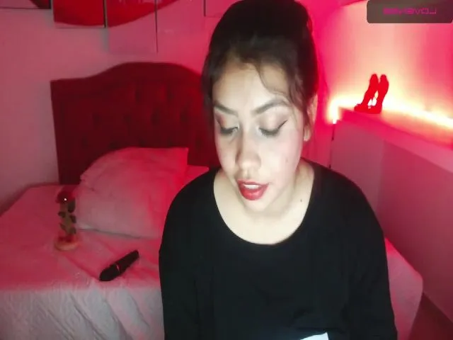 Live sex webcam photo for Darlaa__doll #253317153