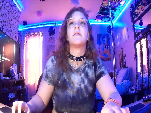 Live sex webcam photo for Penelope024 #255770881