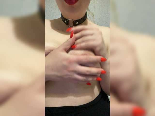 Live sex webcam photo for Sonya699 #243232238