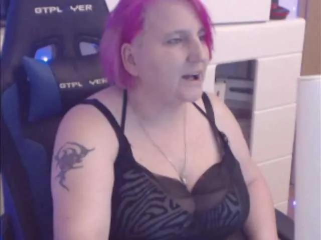 Live sex webcam photo for DrachenLady39 #241355135