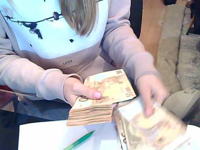 Live sex webcam photo for melisalov #241431385