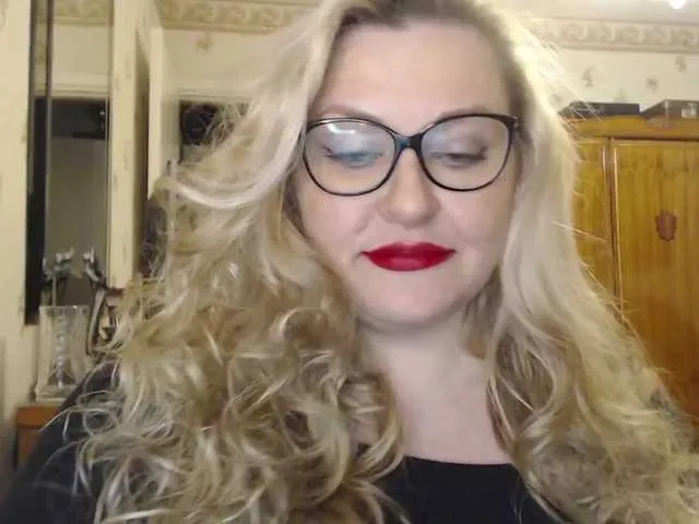 Live sex webcam photo for WifeyNusha #243486960