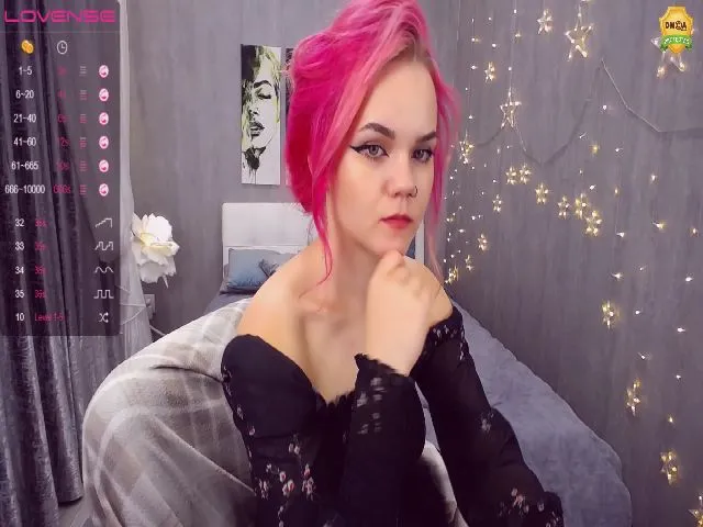 Live sex webcam photo for KerryBlair #255568586