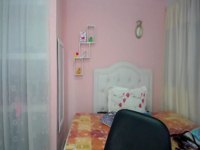 Live sex webcam photo for Petite_camila #287864694