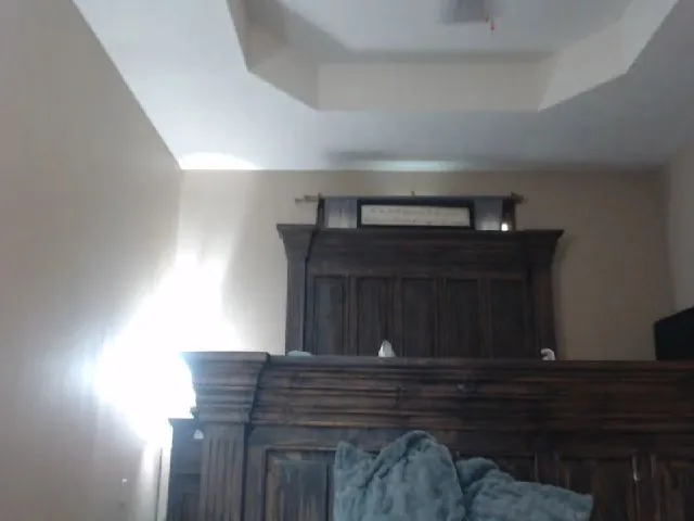Live sex webcam photo for QueenKM #255987991