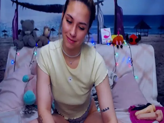 Live sex webcam photo for AlisMonrov18 #260512377
