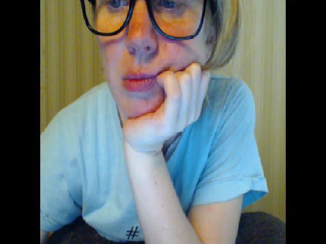 Live sex webcam photo for A_Girlie #253078667