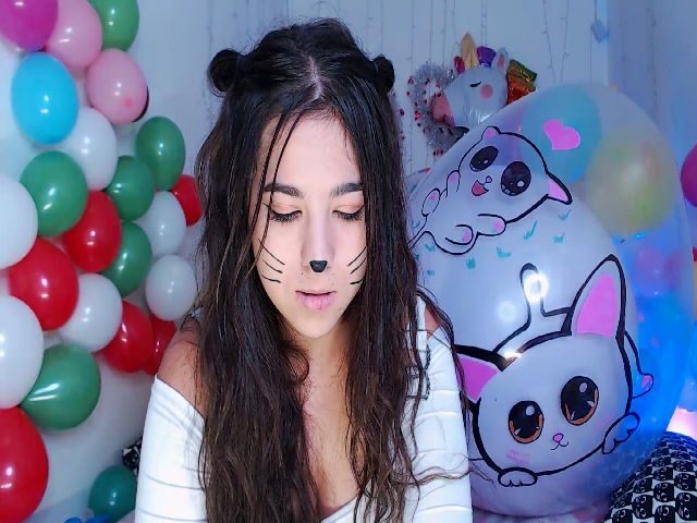 Live sex webcam photo for kitty_devil #255537276