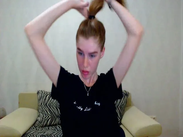 Live sex webcam photo for Vesnyshka #255716401