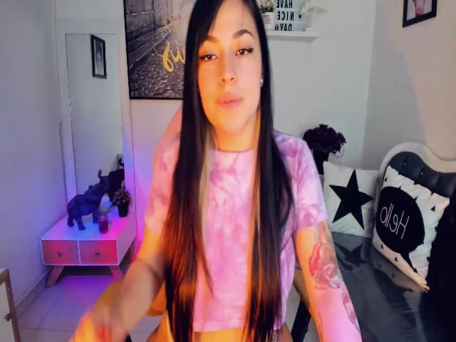 Live sex webcam photo for JuliArango #256789460