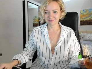 Live sex webcam photo for Colette1W #240815412