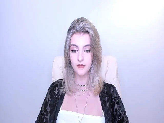 Live sex webcam photo for HelelGretta #252646879