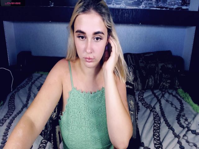 Live sex webcam photo for LindaRichXX #259242310