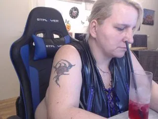 Live sex webcam photo for DrachenLady39 #240773163