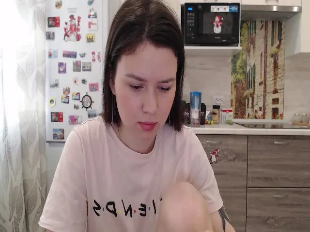 Live sex webcam photo for WonderXGirlXX #258045289