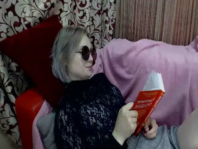 Live sex webcam photo for NoNameGirle #255548370